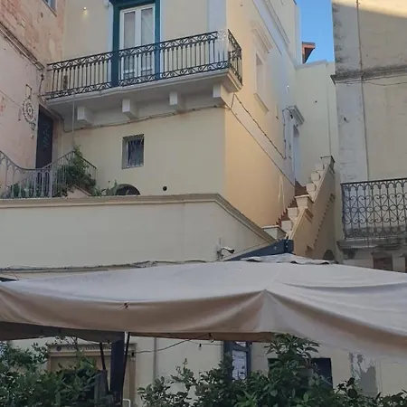 Pensión Palazzo Mateola 3*