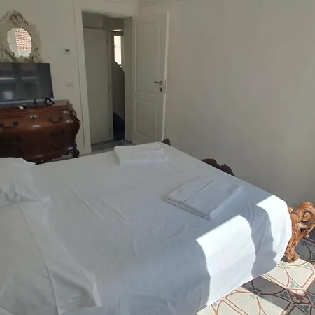 Palazzo Mateola Luxury 招待所 3*